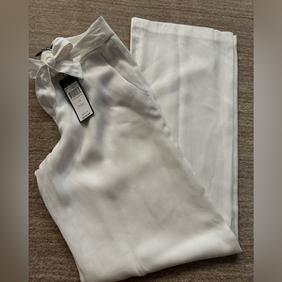BCBGMAXAZRIA White Pants - Picture 2 of 6